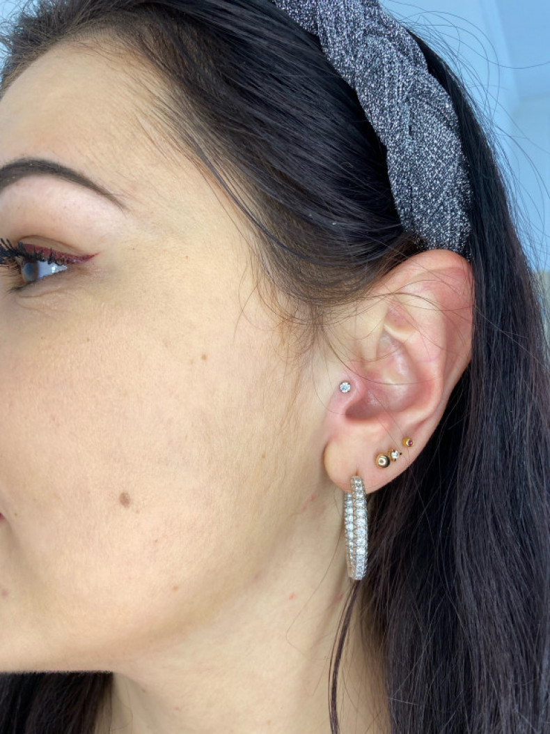 Трагус, фото - Мастер по пирсингу Юлия Ковалёва