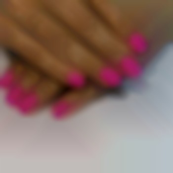 Укріплення коротких нігтиків.Покриття кольором фуксія