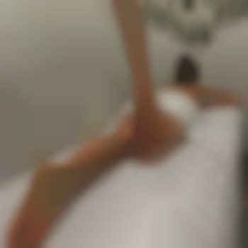 Масаж спини
Оздоровчий масаж
Лімфодренажний масаж