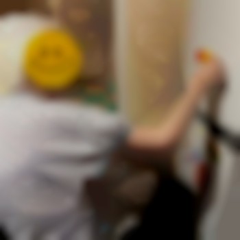 Пацієнт 95р. деменція, в анамнезі інсульт, перелом культового суглобу з загрозою тромбоутворення, початково майже відмова від їжі і ковтання. На даний період пацієнт пересувається самостійно за допомогою ходунків, ковтає, самостійно приймає їжу, може підтримувати розмову