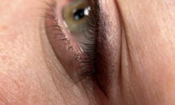 Перманентний макіяж Стрілка з розтушовк Майстер перманентного макіяжу Виталина Київ