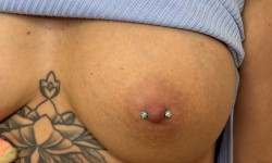 Пирсинг сосков Майстер з пірсингу Ангелина Київ