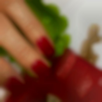 червоний манікюр