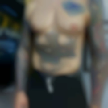 Тату на грудях алмаз кристал, фото - Тату салон Black Mold