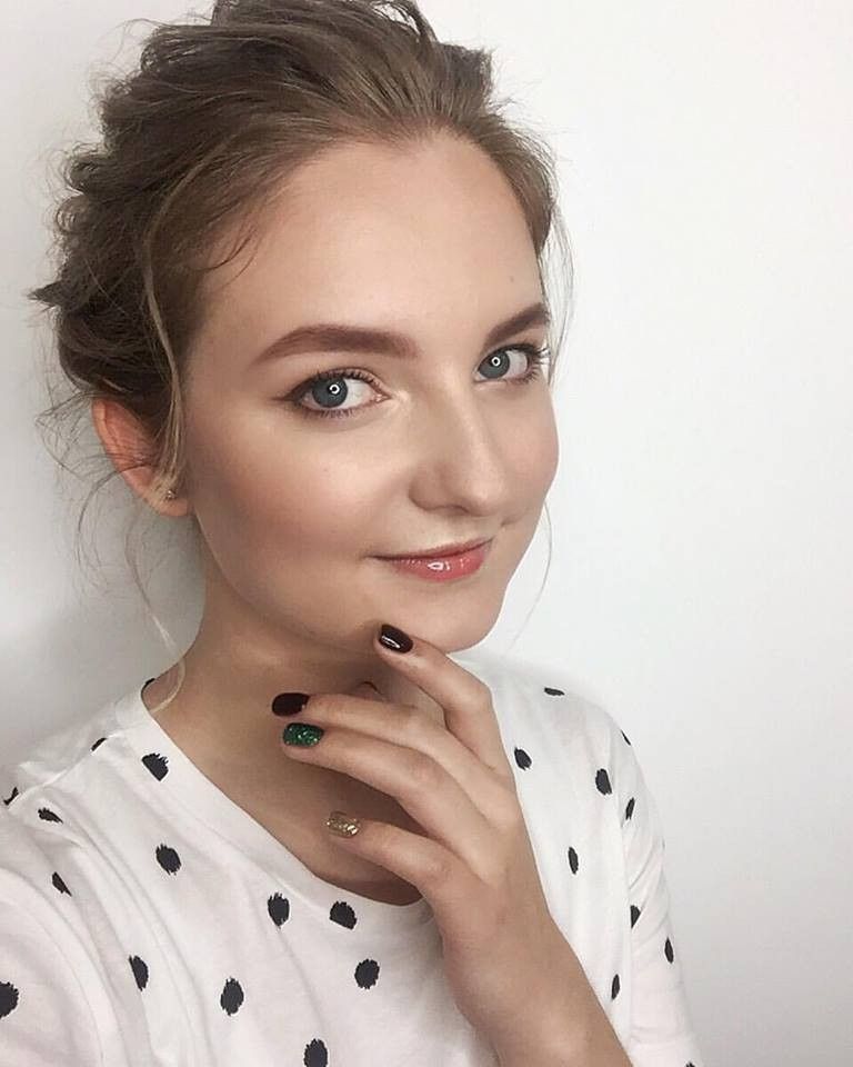 Легкий макіяж нюдовий ніжний, фото -  The Brow Bar