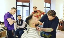 Стрижка бороды Барбершоп Fat Tony's Barbershop Львів