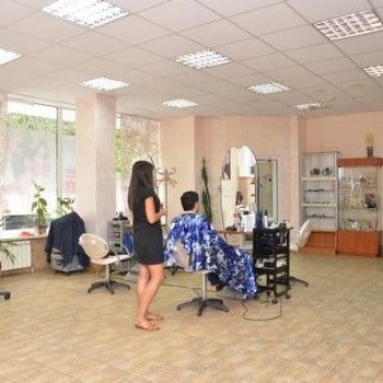 Мужская стрижка женская маникюр, фото -  
