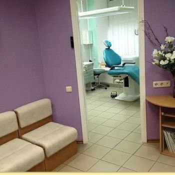 оформление бровей, наращивание ресниц