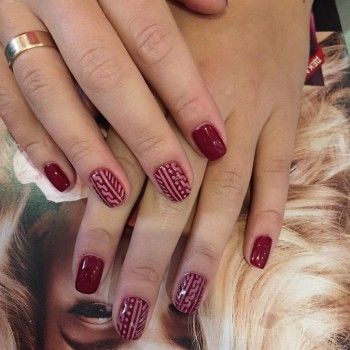 Покрытие гель-лаком
                    Салон красоты Версаль Львов