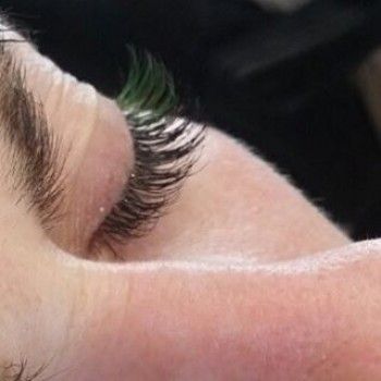 Наращивание ресниц
                    Салон красоты Версаль Львов