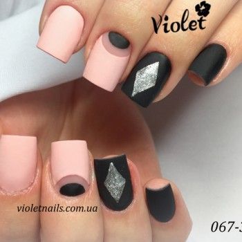 Лунный декор нарощенных ногтей
                    Салон красоты Violet Львов