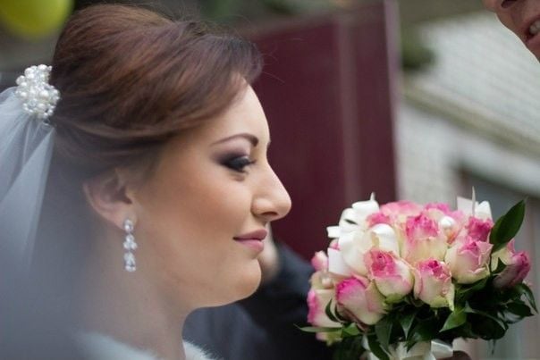 Весільна фотосесія ніжна з букетом, фото -  Анна Боровец