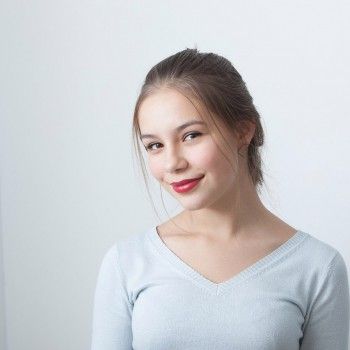 Покраска бровей хной
                    Визажист Инна Днепр