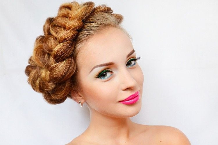 Фотосесія на білому тлі яскрава портретна, фото - Візажист Надежда Тюпина