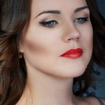 Вечерние прически	
                    Визажист Юлия Куровская Днепр