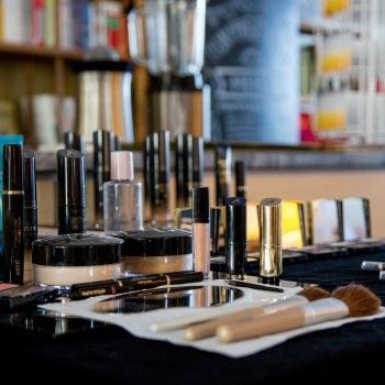 Макияж
                    Салон красоты Академия красоты и Здоровья Днепр