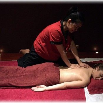 Тайский массаж с аромамаслами
                    Spa-салон Thaisabai Киев