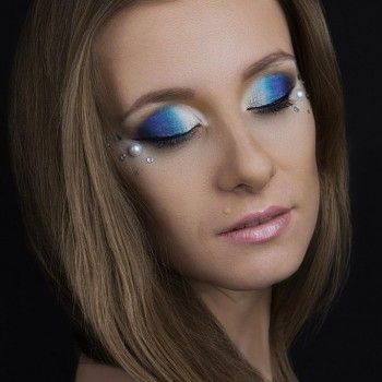 Моделирование бровей
                    Визажист Елена Кожушко Харьков