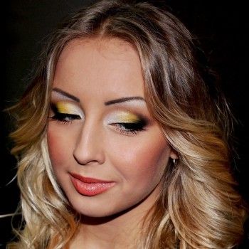 Укладка: средняя длина
                    Салон красоты Атмосфера Запорожье