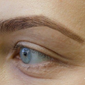 Коррекция бровей без окрашивания
                    Салон краси SUN MARY Запоріжжя