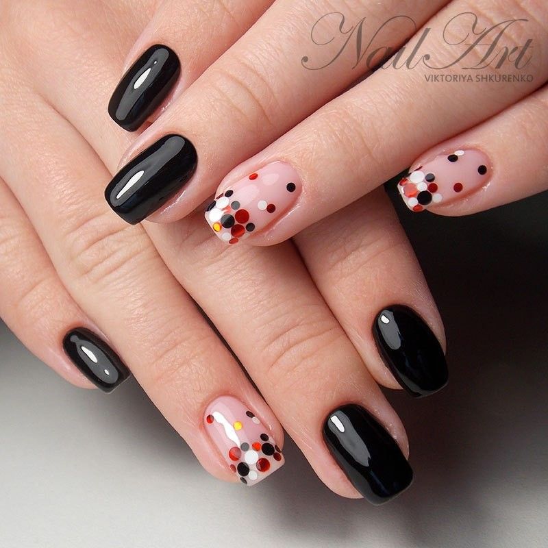 Нюдовый маникюр с рисунком черный, фото - Ногтевая студия Nail Art