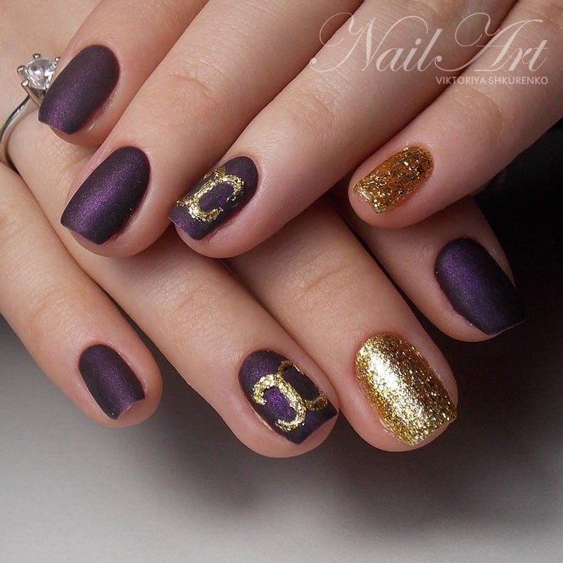 Матовый маникюр фиолетовый с золотом, фото - Ногтевая студия Nail Art