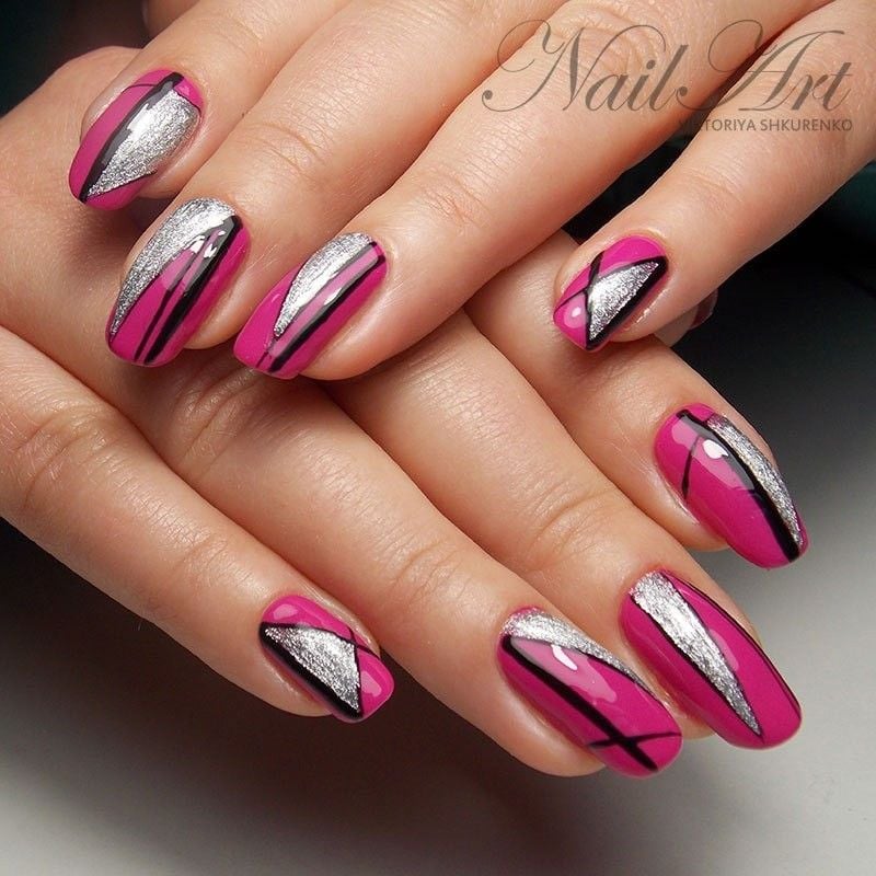 Розовый маникюр с полосками линии, фото - Ногтевая студия Nail Art