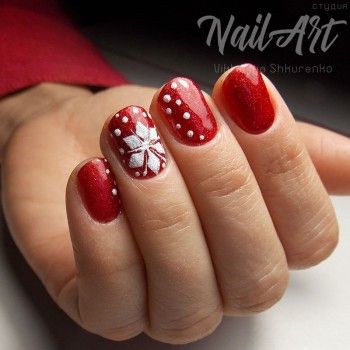 красный маникюр, маникюр на короткие ногти, новогодний маникюр, маникюр зима, маникюр с точками, маникюр снежинки, зимний маникюр