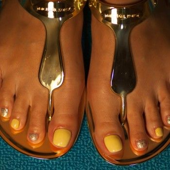 Педикюр аппаратный
                    Майстер манікюру Екатерина Литвиненко Запоріжжя