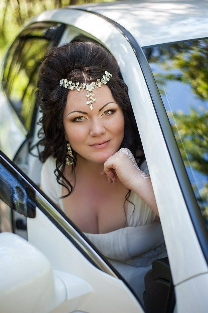 Фотосесія з машиною весільна у сукні, фото - Візажист Елена Беленко