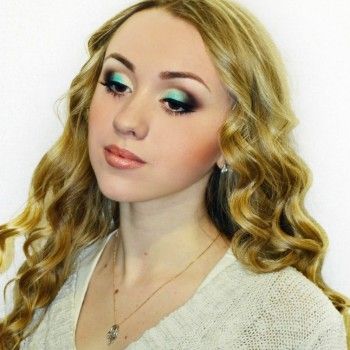 Моделирование формы бровей и покраска
                    Визажист Екатерина Ивко Запорожье