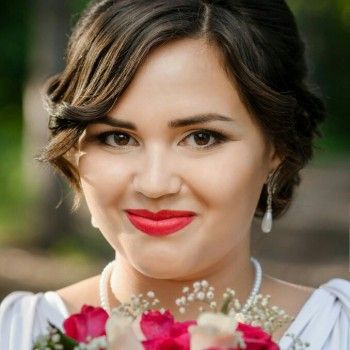 Моделирование формы бровей и покраска
                    Визажист Екатерина Ивко Запорожье