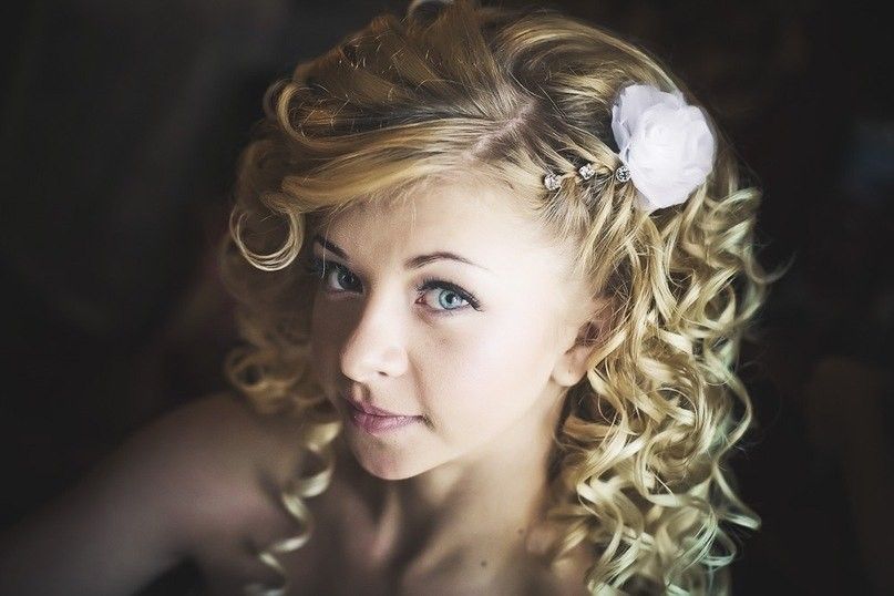Прическа на свадьбу блонд укладка локоны, фото -  Александра Жарикова