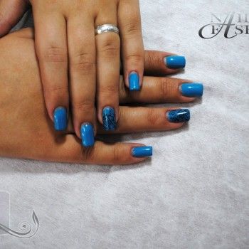 Комбинированный маникюр + гель-лак
                    Салон красоты Vogue Divine Кривой Рог