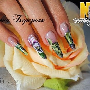 Наращивание ногтей гель/акрил
                    Салон красоты Vogue Divine Кривой Рог