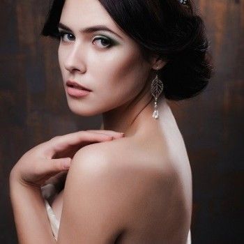 Свадебная прическа
                    Перукар Настя Малина Кривий Ріг