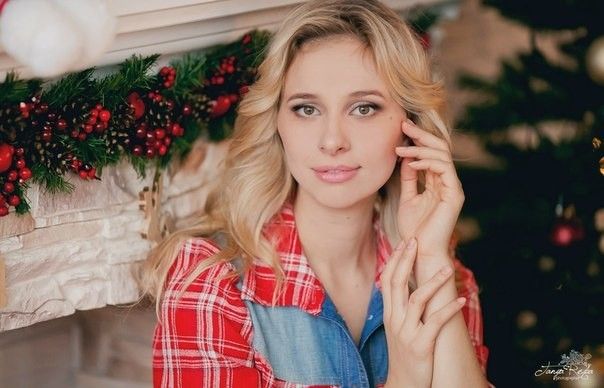 Новорічна фотосесія вдома у сорочці, фото - Візажист Александра Захарова