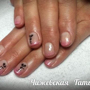 Омбре аэрографом
                    Мастер маникюра Татьяна Чижевская Кривой Рог