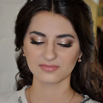 Коррекция бровей
                    Салон краси Эстетик-холл "Для тебя" Миколаїв