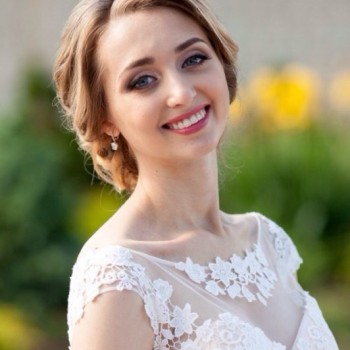 Коррекция бровей
                    Салон краси Эстетик-холл "Для тебя" Миколаїв