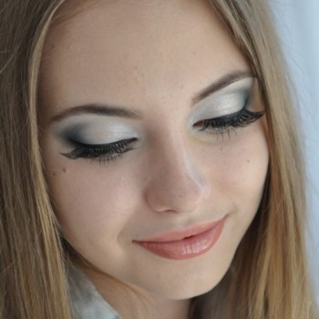 Коррекция бровей
                    Салон краси Эстетик-холл "Для тебя" Миколаїв