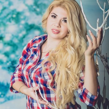 Покраска волос в один тон Loreal
                    Салон красоты Эстетик-холл "Для тебя" Николаев