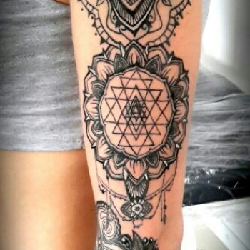 Тату женские рукав черно-белые, фото - Тату салон TattooArt