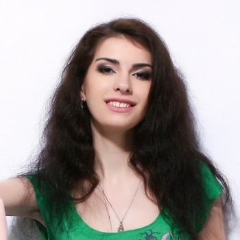 Вечерний макияж
                    Визажист Катерина Сологуб Николаев