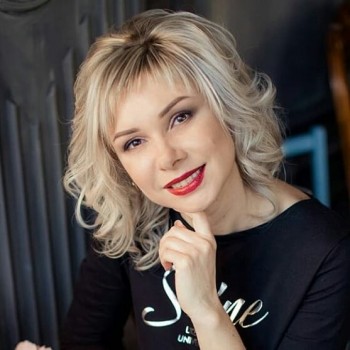 Вечерние прически
                    Парикмахер Анна Лихачева Днепр