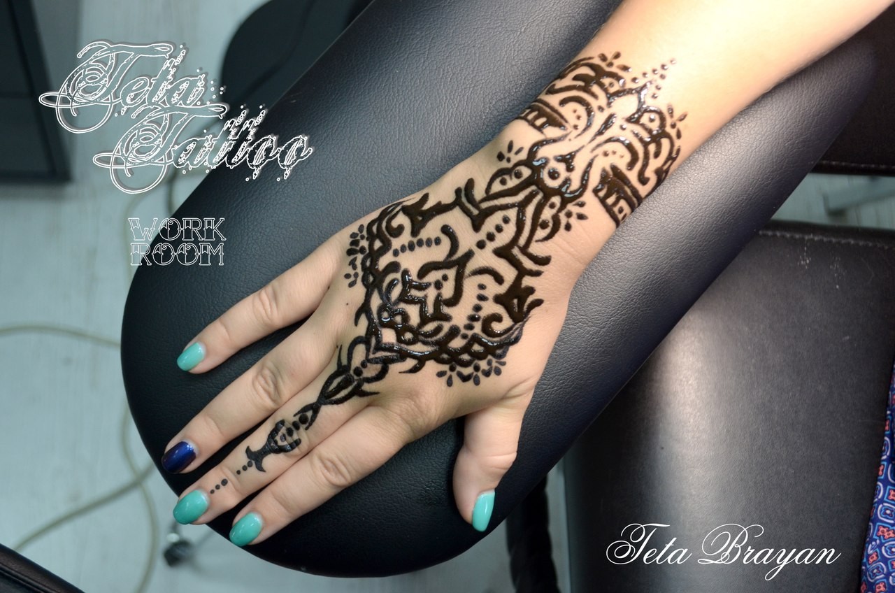 Для дівчат хною на кисті, фото - Тату салон Teta Tattoo