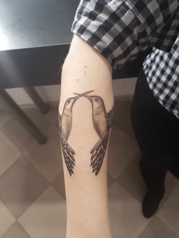 Для дівчат на передпліччі чорно-білі, фото - Майстер татуажу Рябошапко Максим