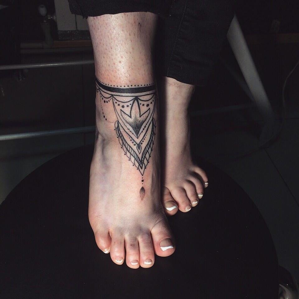 Для дівчат чорно-білі орнамент, фото -  Шатун