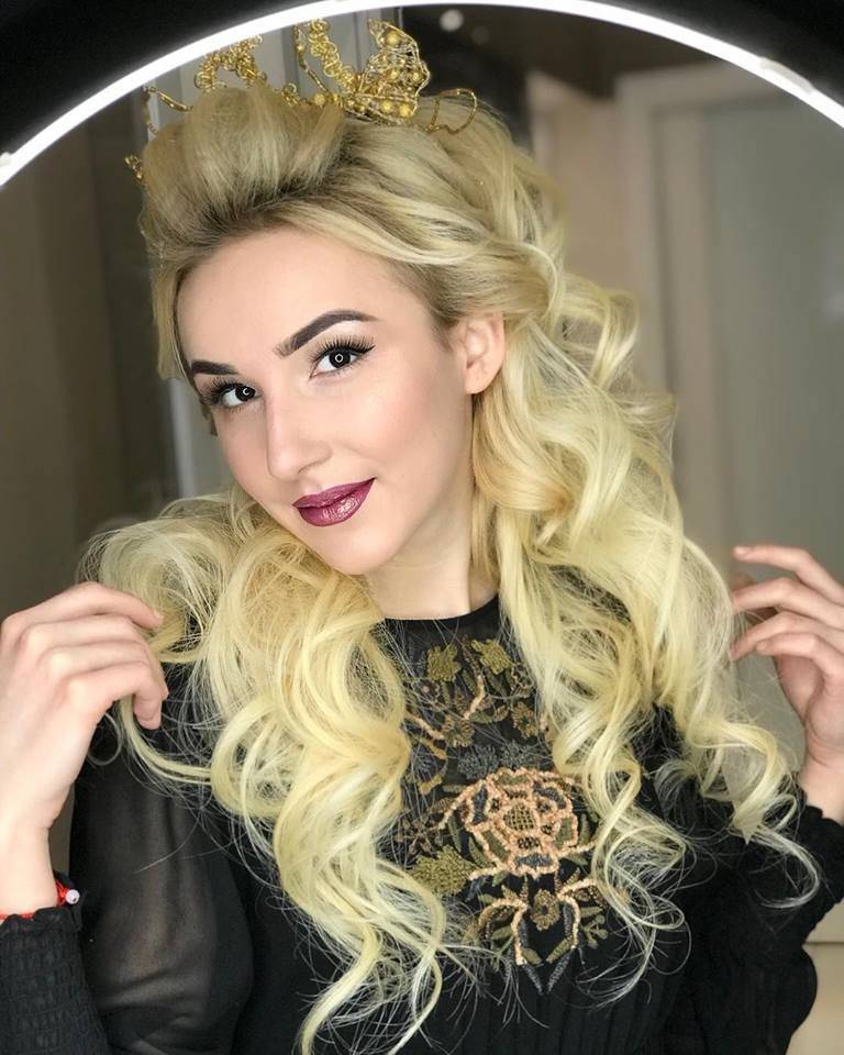 Фотосесія у студії в образі королеви стильна, фото -  Martelle