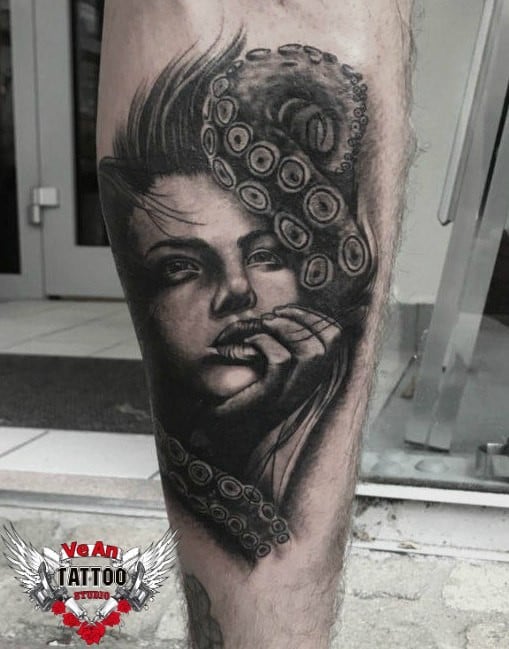 Для дівчат на нозі реалізм, фото -  VeAn Tattoo White